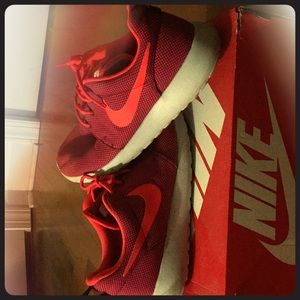 Nike ROSHE ONE shoes